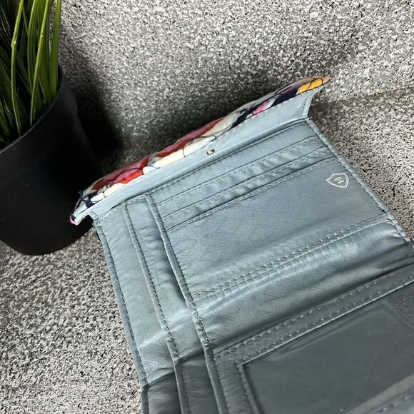 Vera Bradley RFID Mini Tri-Fold Wallet Mod Paisley Blue Floral - Picture 6 of 8